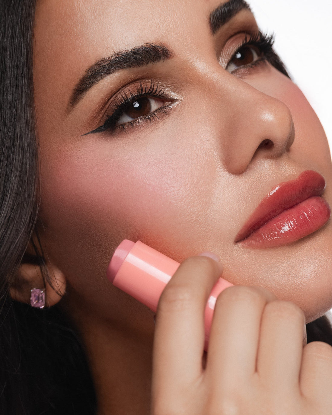 The “Clean Girl” Makeup Look: How To Get It Right For Different Skin Tones